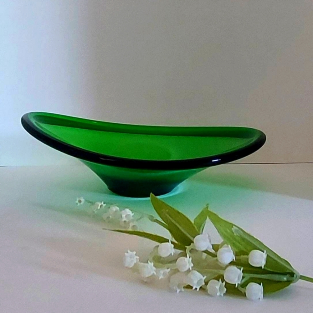 Selandia" bowl, designed by Per Lütken (1916-1998) for Holmegaard, MCM Art Glass